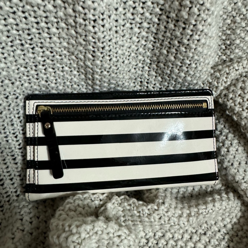 Kate Spade Wellessley Black Stripe Patent Wallet - Picture 8 of 10